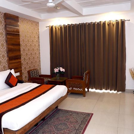 Airport Hotel Yeni Delhi Dış mekan fotoğraf