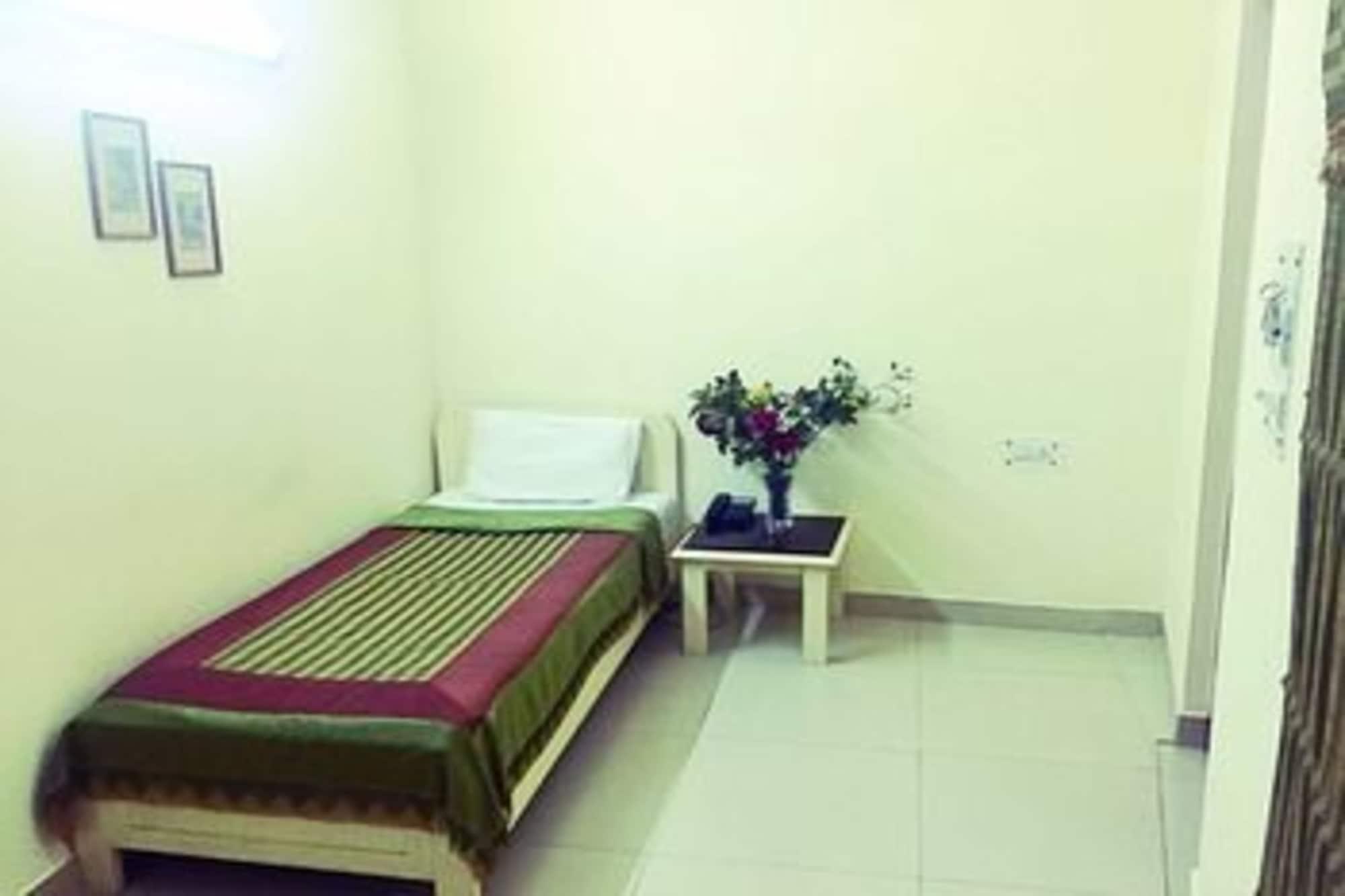 Airport Hotel Yeni Delhi Dış mekan fotoğraf