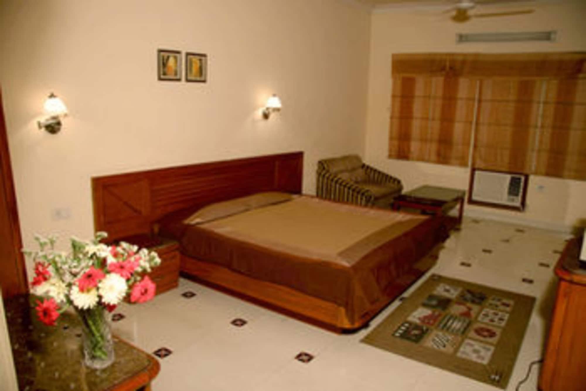 Airport Hotel Yeni Delhi Dış mekan fotoğraf