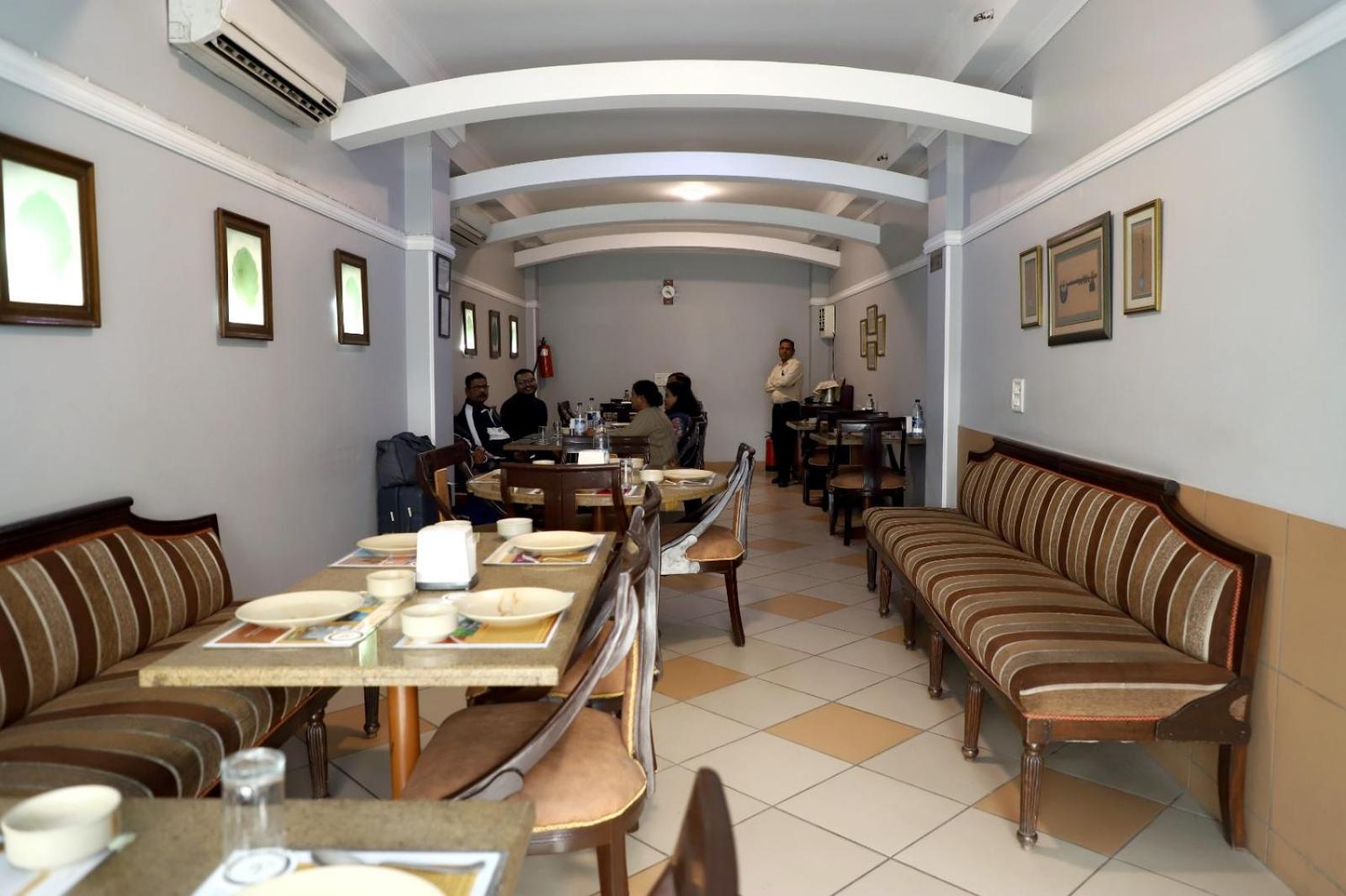 Airport Hotel Yeni Delhi Dış mekan fotoğraf