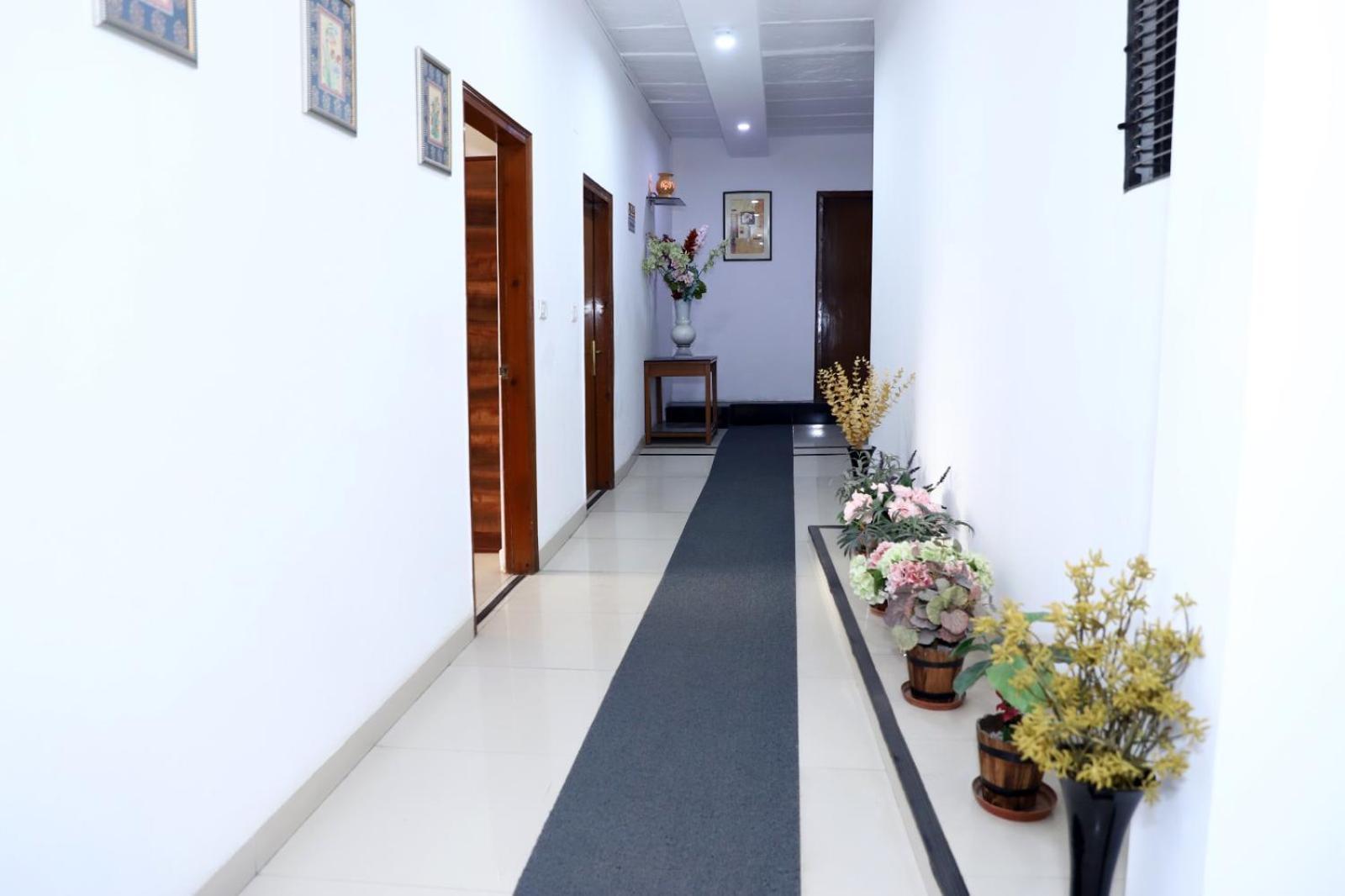 Airport Hotel Yeni Delhi Dış mekan fotoğraf