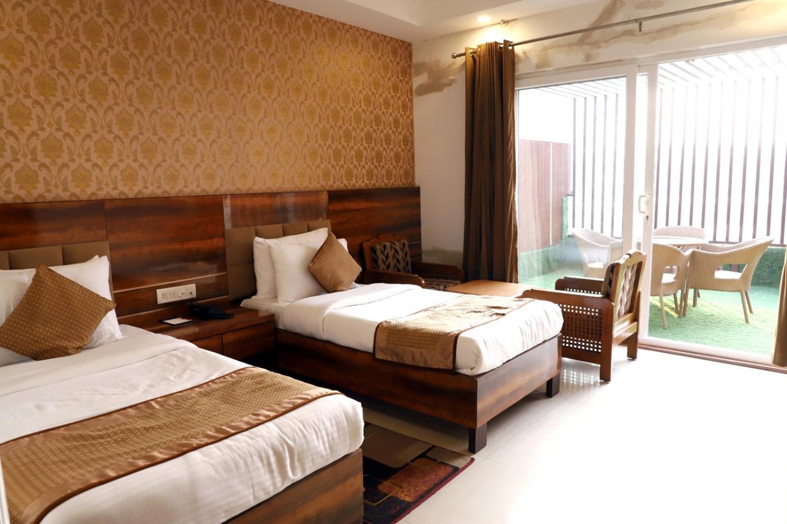 Airport Hotel Yeni Delhi Dış mekan fotoğraf