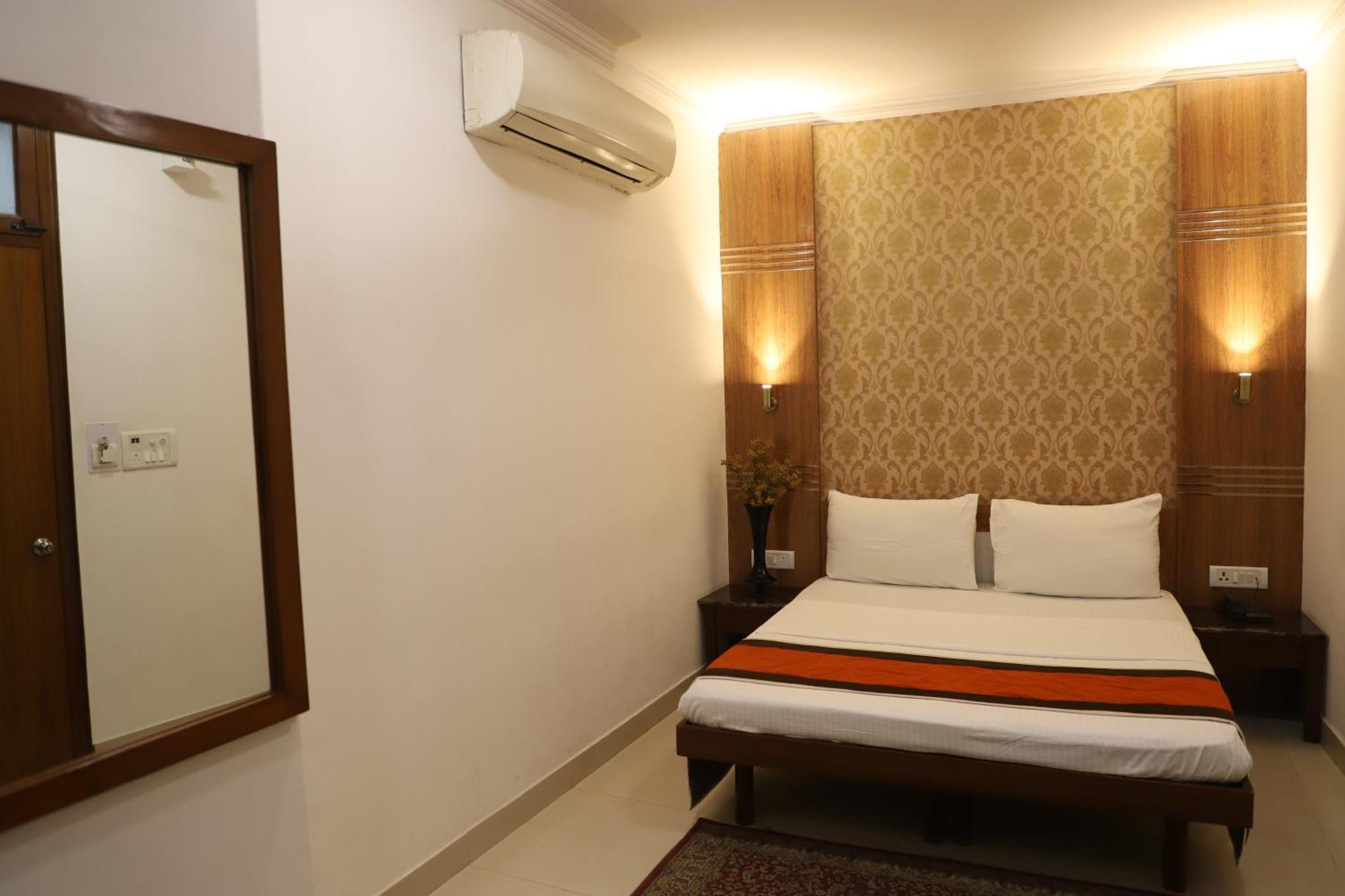 Airport Hotel Yeni Delhi Dış mekan fotoğraf