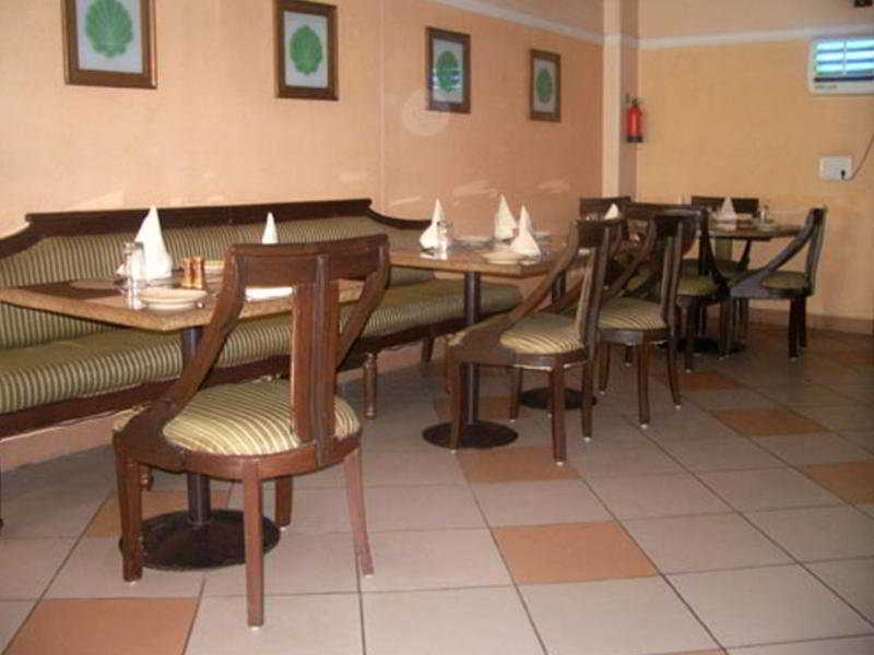 Airport Hotel Yeni Delhi Dış mekan fotoğraf