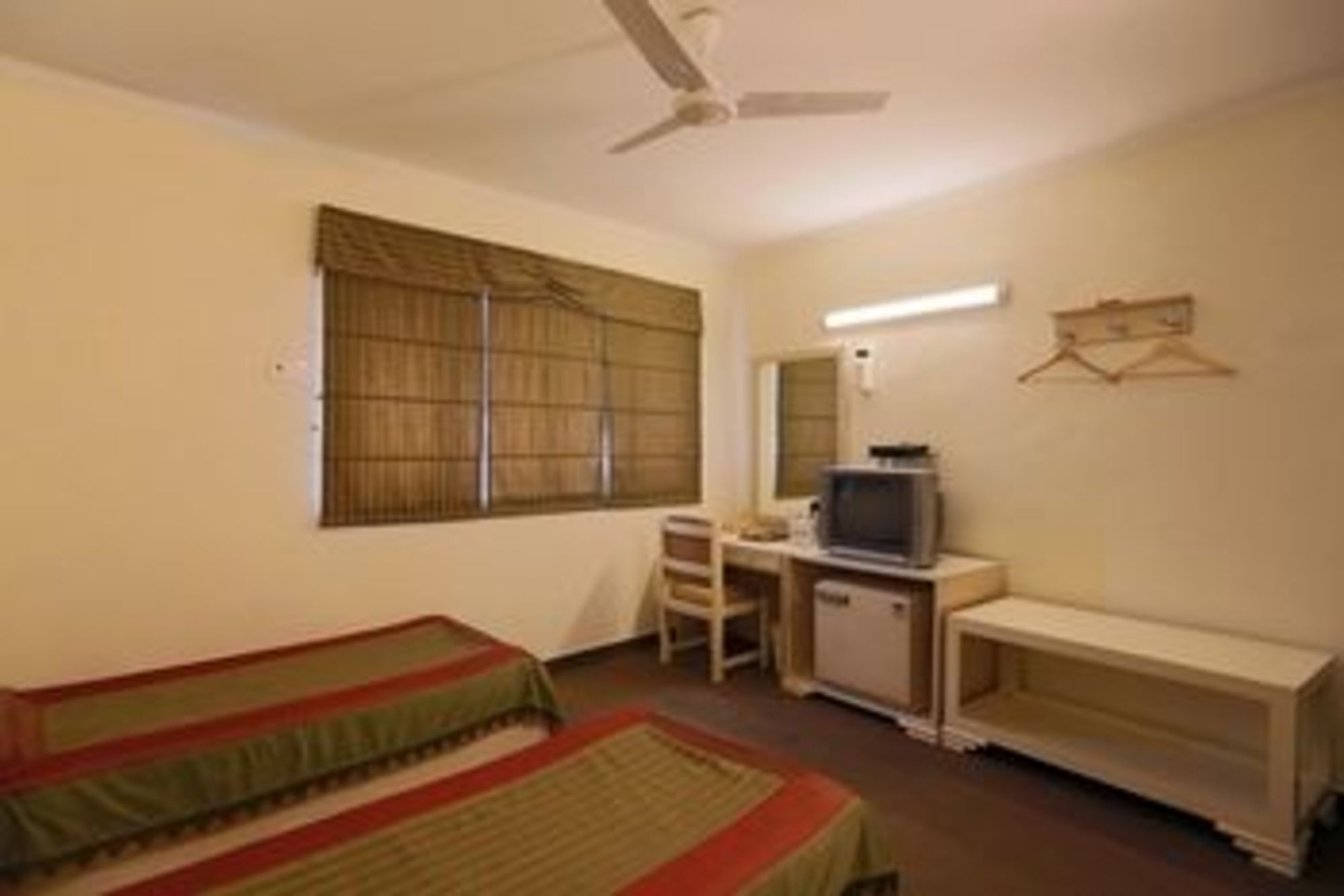 Airport Hotel Yeni Delhi Dış mekan fotoğraf